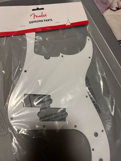 Fender P Bass Pickguard