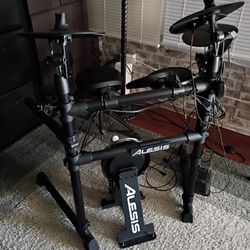 Alesis DM6 Electronic Drum Kit