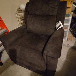 New, Lazyboy Electric Lift & Massage Recliner
