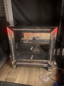 Diamond crush nightstand