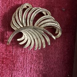 “Vintage  BSK  Brushed Gold Leaf Brooch”