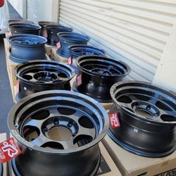 Volk Racing TE37XT 16x8 +0 / 16x8.5 -10 6x139.7