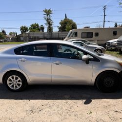 2016 Kia Rio 4cyl ***for Parts Only*** 