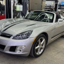 2008 Saturn Sky red line