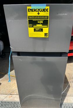 Brand New Vissani 2 Door Refrigerator 4.5cu. ft. See All Pics.