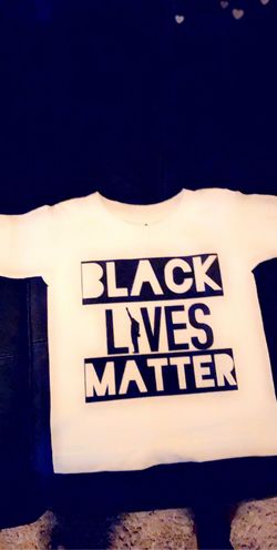 “Black Lives Matter t-shirt size2t”