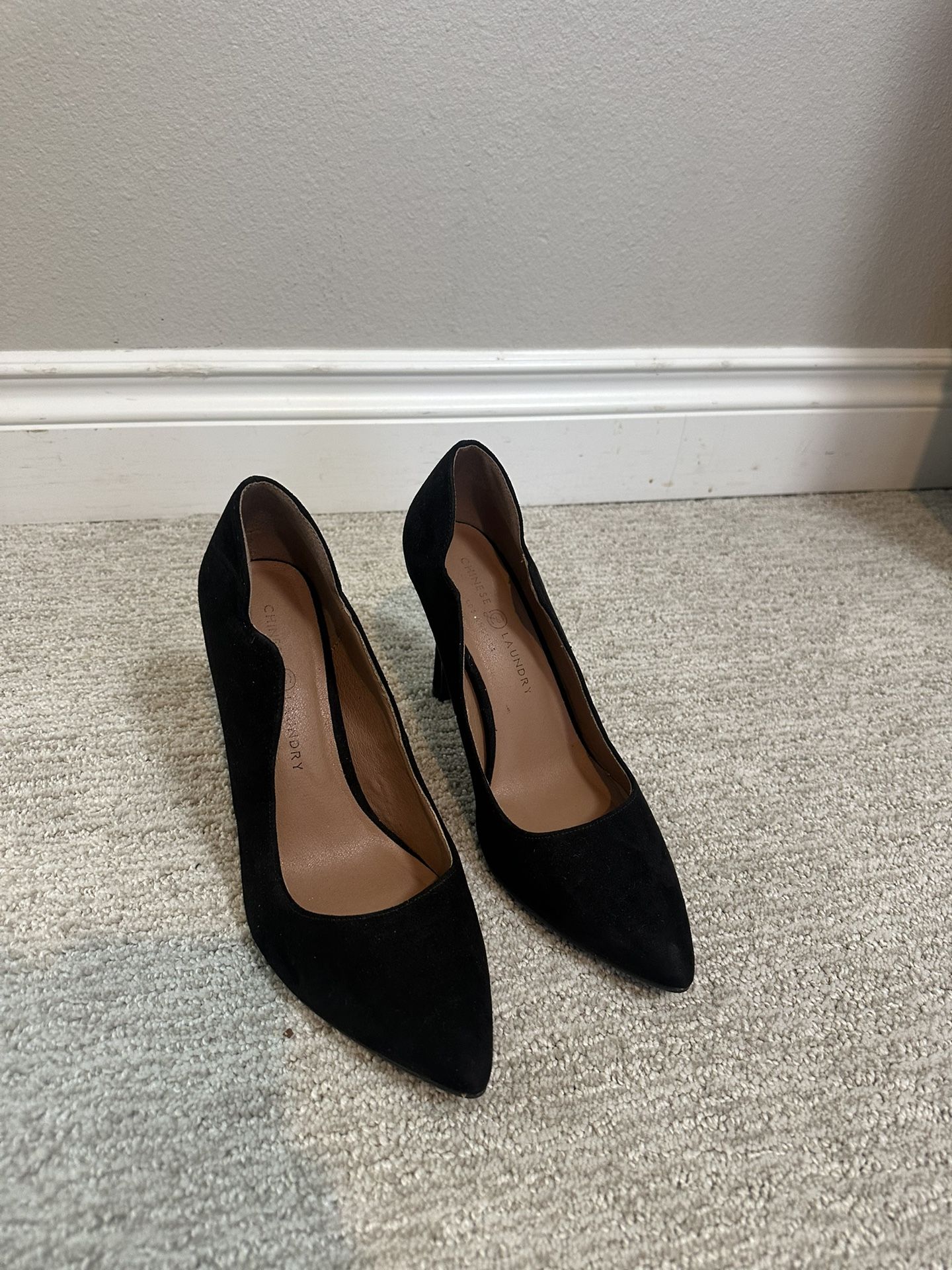 Women black heels 