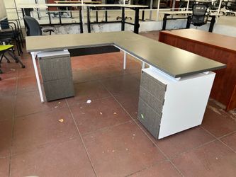 Knoll L-Shaped Desk with Pedestals