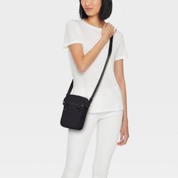 Wild Fable Cell Phone Bag With Cross Body Strap
