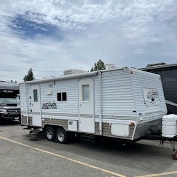  24' 2006 Layton Lite Travel Trailer 