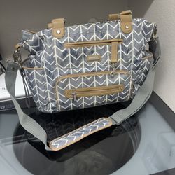 Diaper Bag With Lots Of Compartments And Built In Wallet