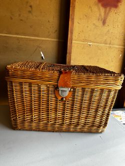 Vintage Wicker Picnic with extras missing one carry strap