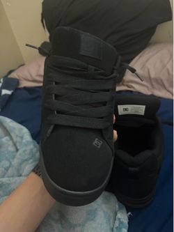 Dc shoes all black
