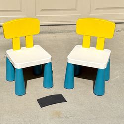 2 BRAND NEW Lightweight Sturdy Plastic Toddler Kids Chairs-playroom preschool kindergarten tea party