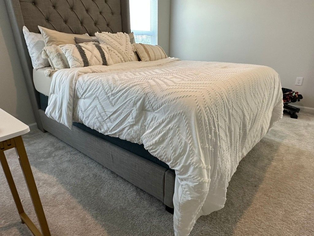 ☆Brand New FULL Bed☆ Macys