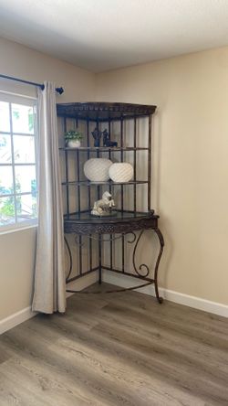 Elegant Corner Bakers Rack/ Display Shelf w/ Glass Shelves Metal Frame