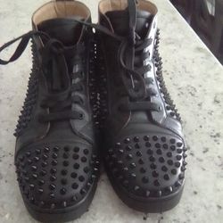 Christian Louboutin"red bottoms"