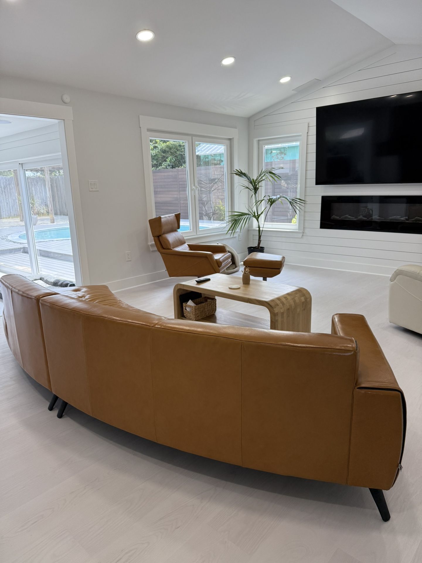 Moroni Casablanca Tan Leather 2-Piece Sectional & Hansen Chair W/ Ottoman Set