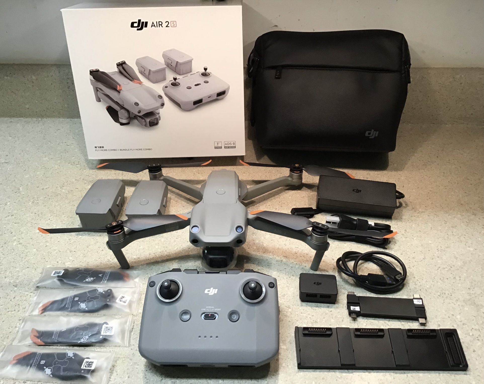 DJI Air 2S Fly More Combo has Occusyc 3.0 and 5.4K camera with 1-8x Zoom  Brand New Cond.