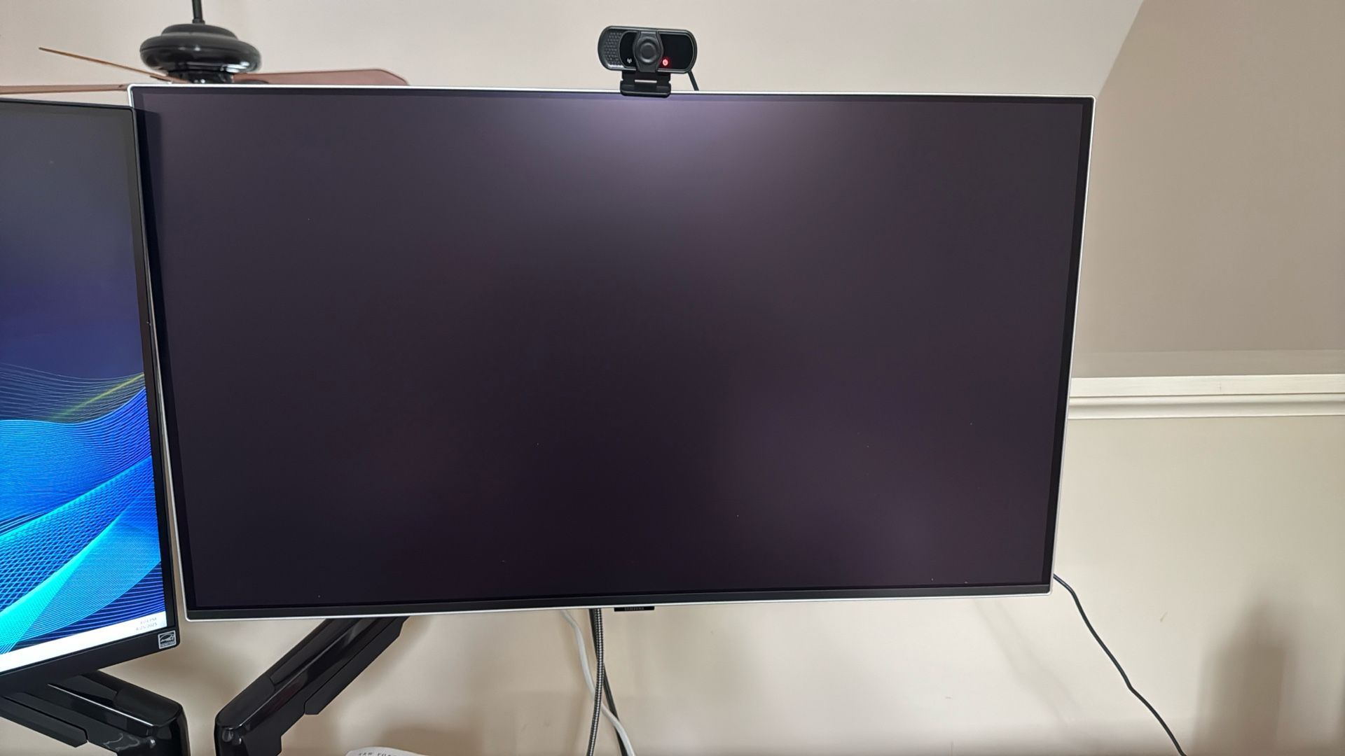 32 Inch Odyssey G8 OLED 4k 240 Hz Gaming Monitor