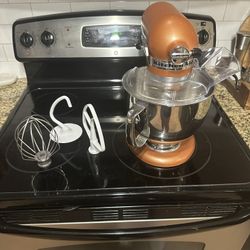 Kitchen aid StandMixer With Attachments