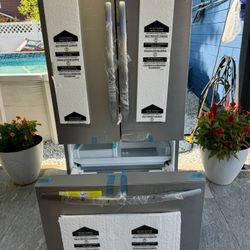 Frigidaire Gallery refrigerator 36 x 69 