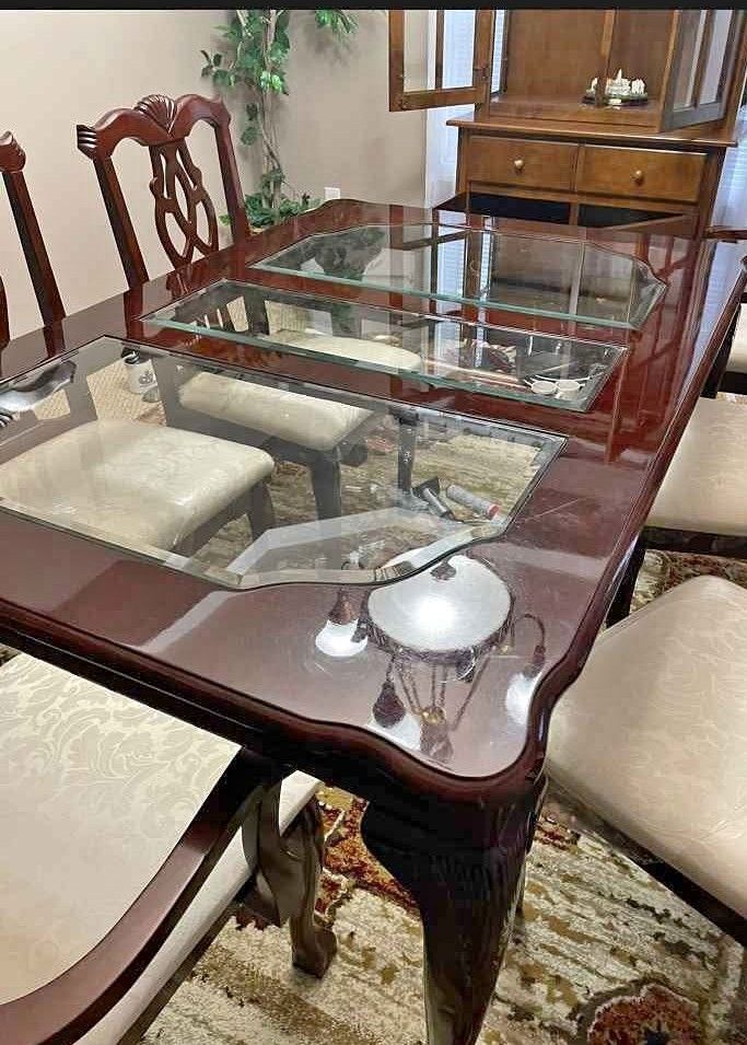 Elegant Dining Table And Chairs