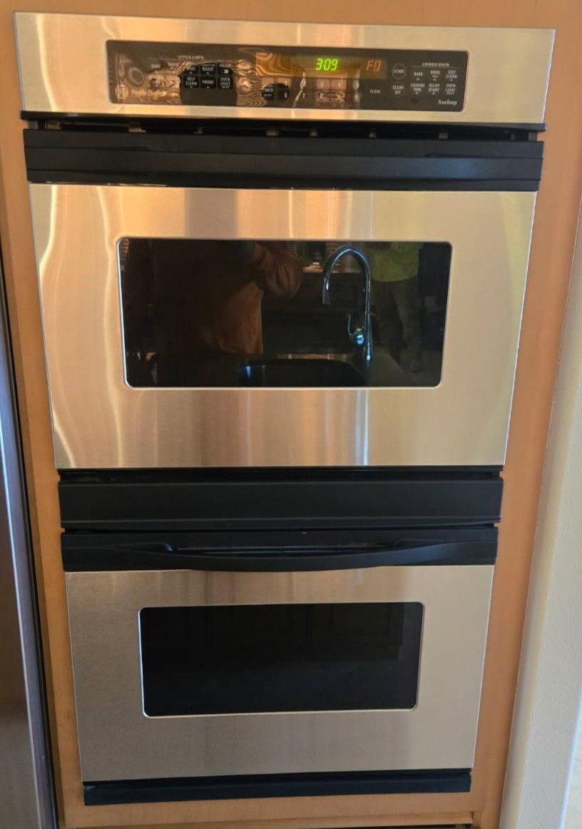 GE DOUBLE WALL OVEN  (NEW) NEVER USED 