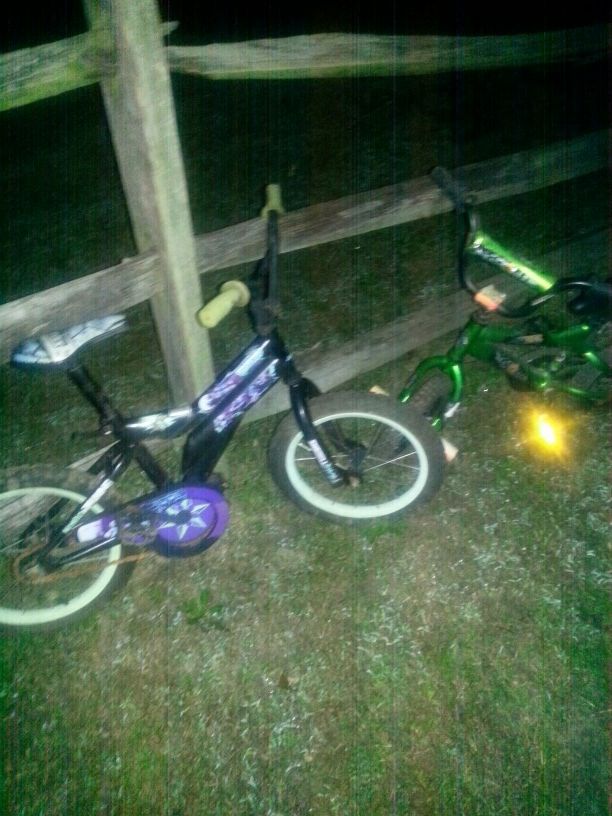 Kids bikes both for 40$