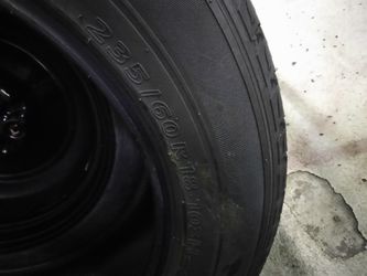 Kumho tire 235/60/18 good tread I want 30