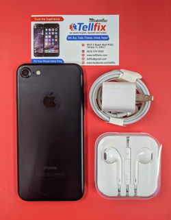 iPhone 7. 32GB. Factory unlocked 🔓 Like new condition 🎁 With warranty 🧾