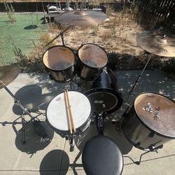 Tama Swingstar Drum Set with Zildjan Cymbals