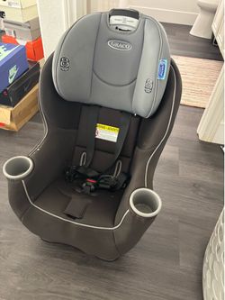 GRACO CAR SEAT