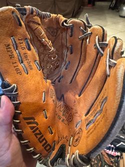 Size 11.5 Brown Mizuno Baseball Glove
