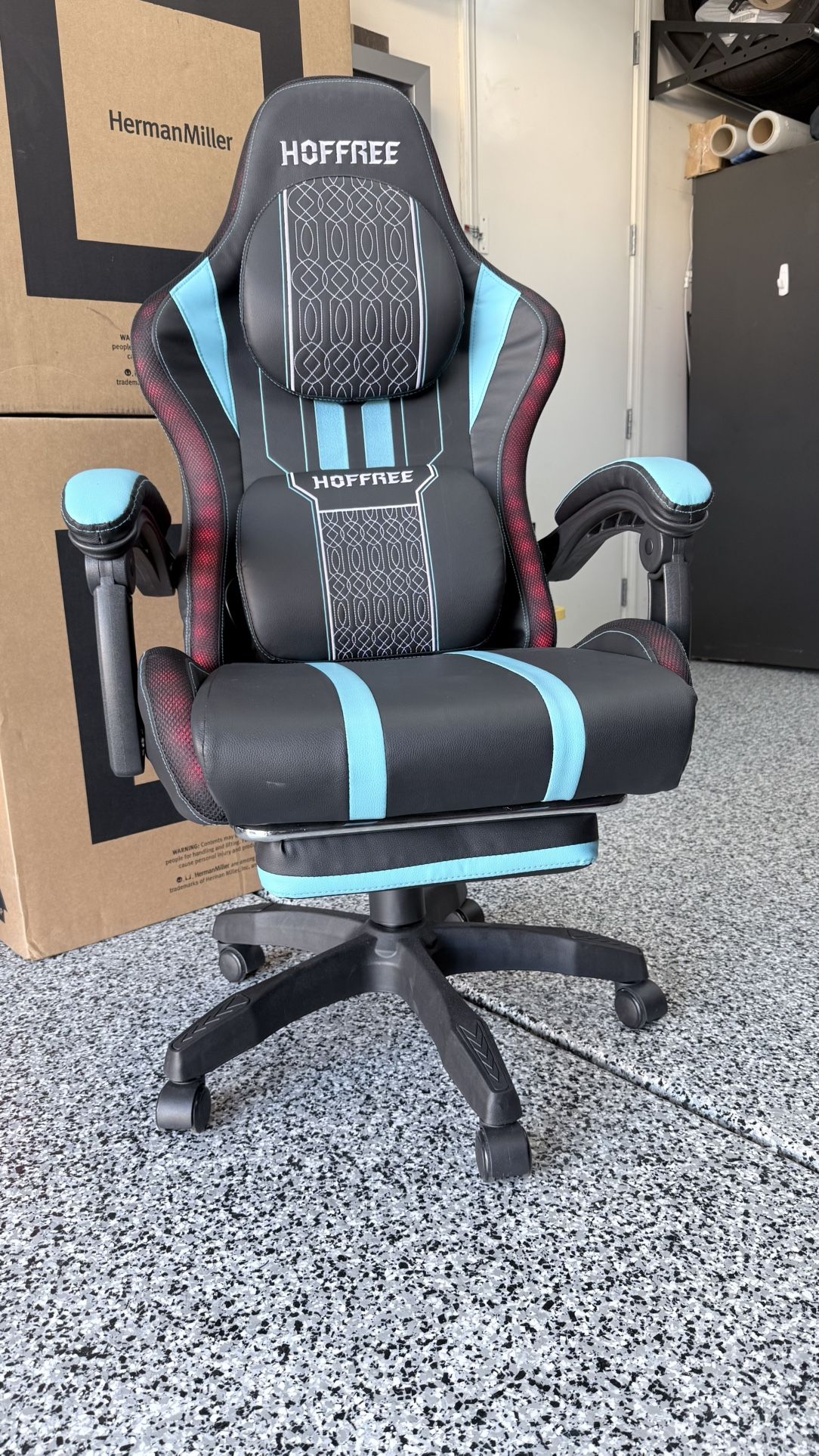 LIKE NEW gaming chair with speakers and massage