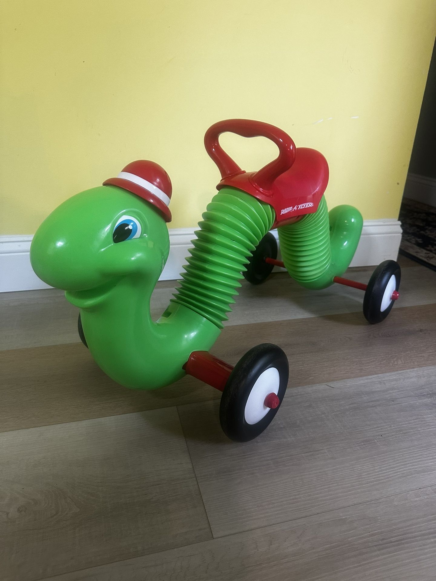 Radio flyer inch worm