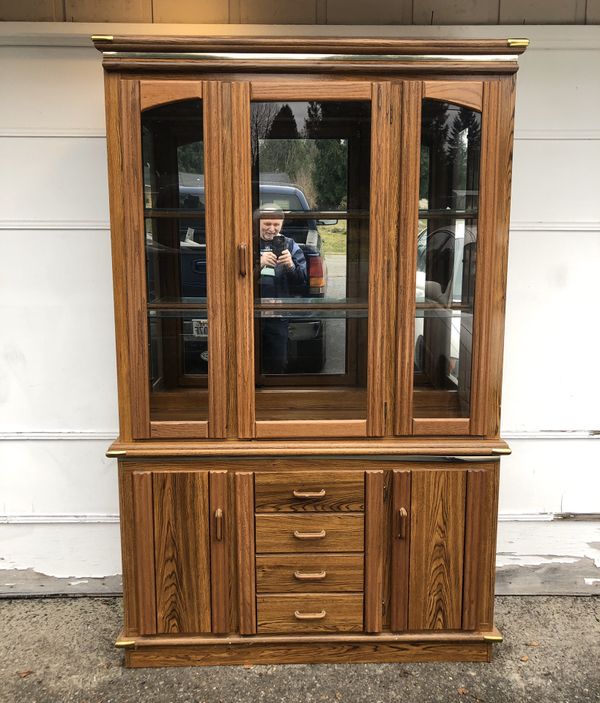 FREE Ashley Furniture China Hutch for Sale in Renton