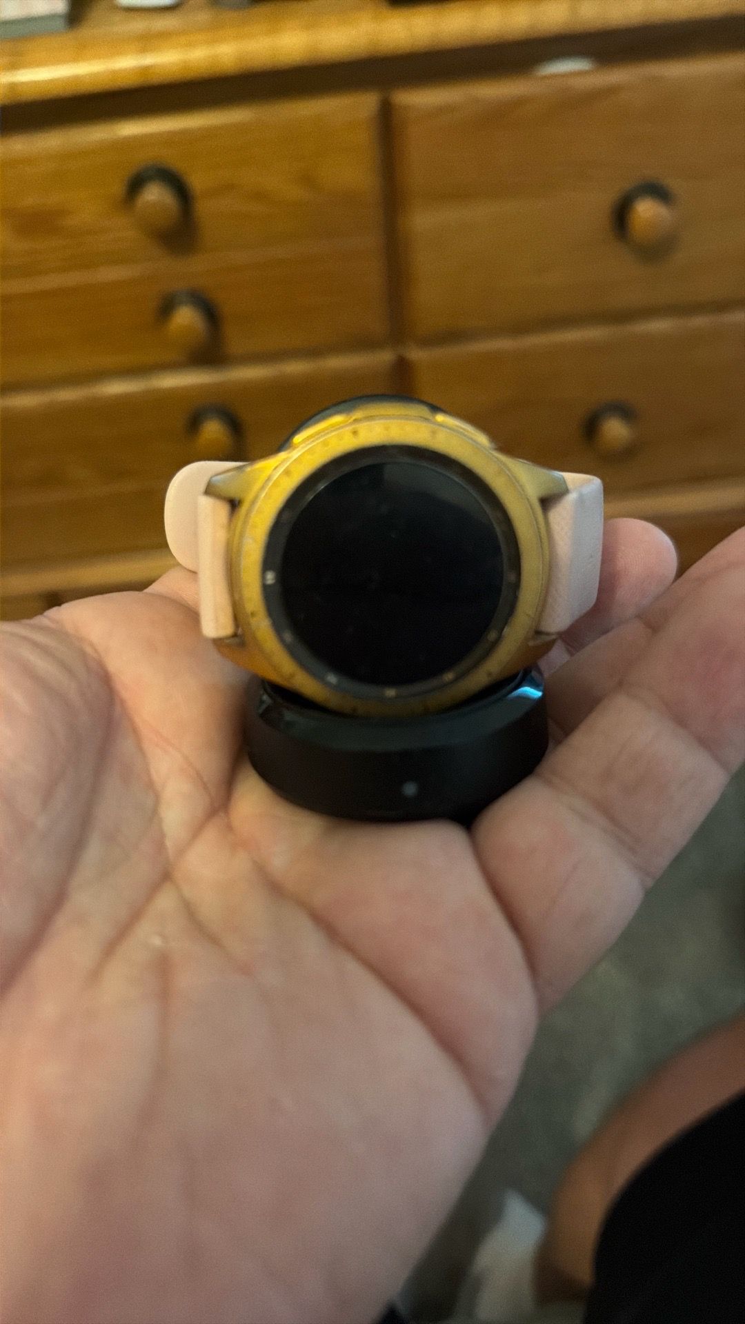 Galaxy smart watch and charger stand