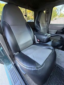 1998 Ford Ranger seats