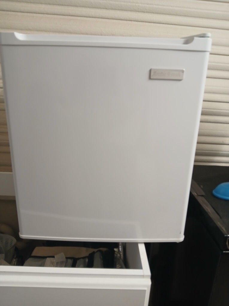 Small Refrigerator