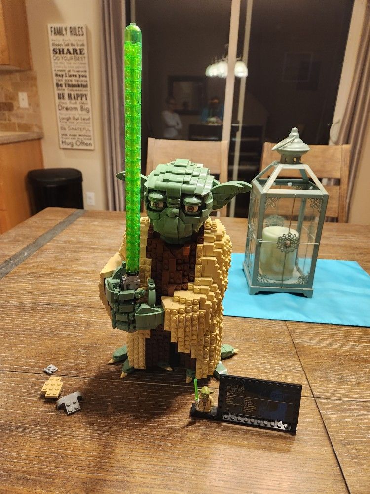 Yoda Lego Set 75255