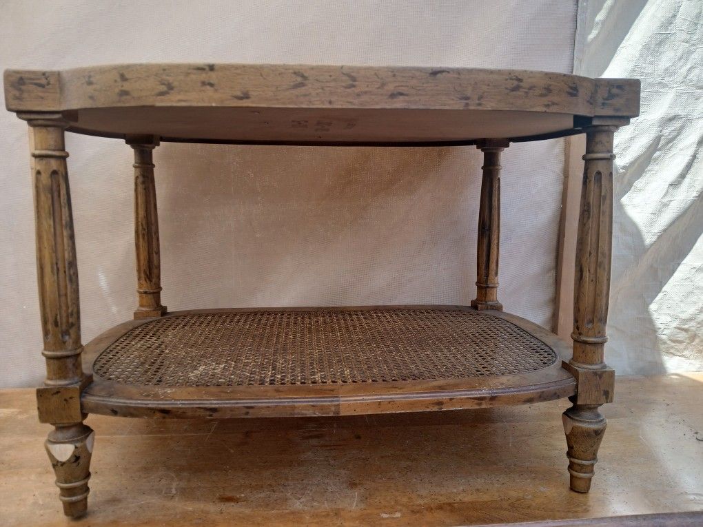 DREXEL HERITAGE Mid 20th Century Table