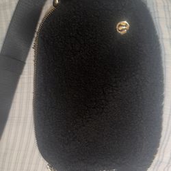 Lululemon Everywhere Fleece Belt Bag in Black NWT Sherpa