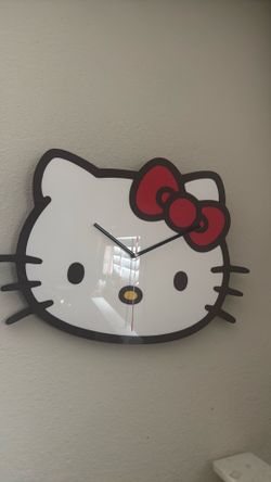 Hello Kitty Clock