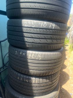 235-40-19 all four tires 🤑🤑🤑🤑