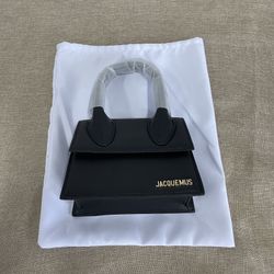 Jacquemus Le Chiquito Medium Bag