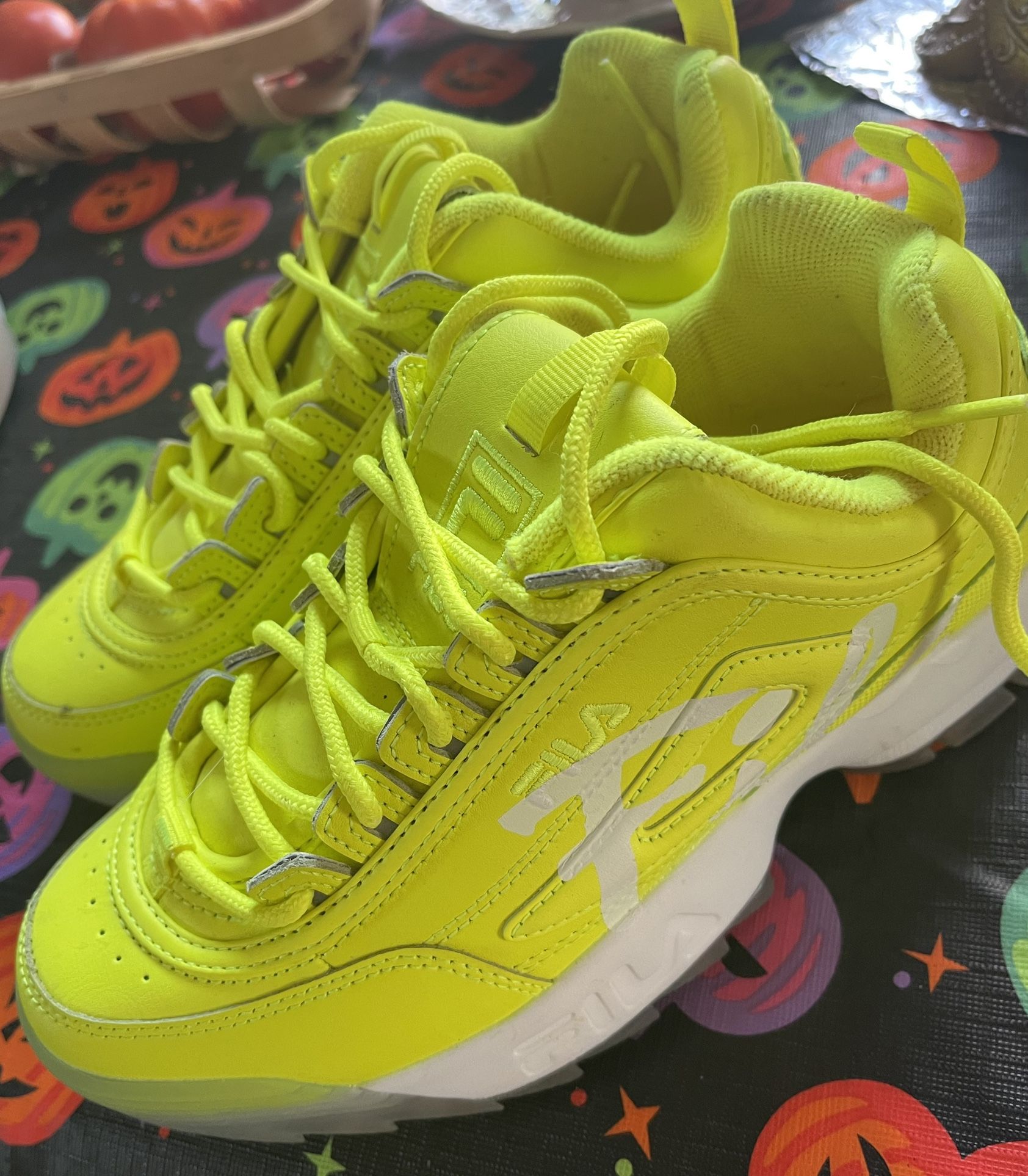 Fila Disruptors Ladies size 6