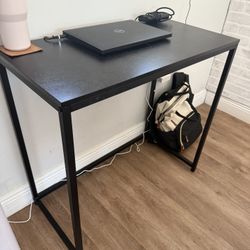 Black Desk