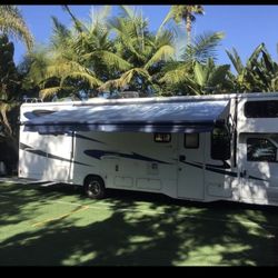 Forest River Sunseeker 31 Ft 