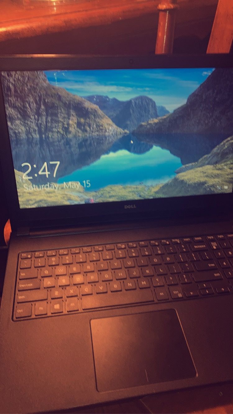 Dell Laptop. Perfect Condition. Comes With Charger And Carrying Case.